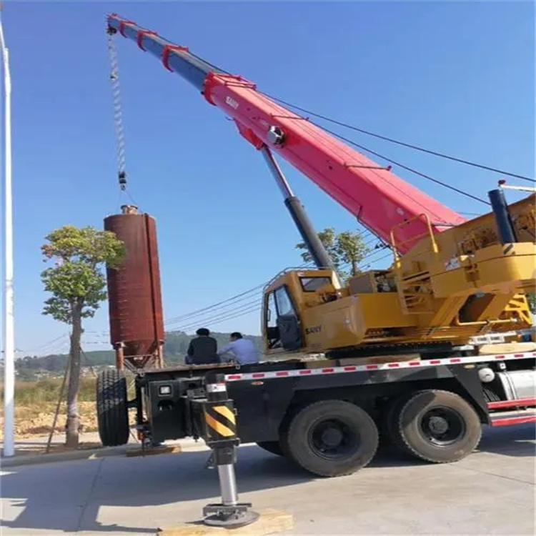 石狮吊车租赁作业时的保养和维护