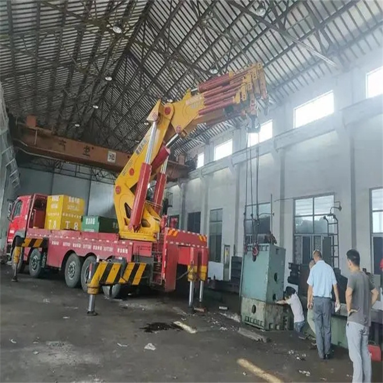 石狮山区地形租赁哪种吊车最合适？